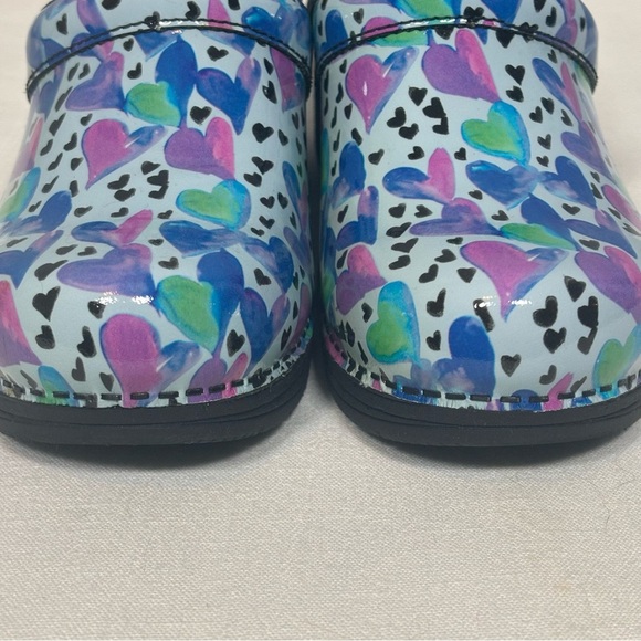 Dansko LT Pro Patent Leather Clogs Shoes-Multi Color Hearts-Women EU 37 / US 6.5 - Picture 2 of 10